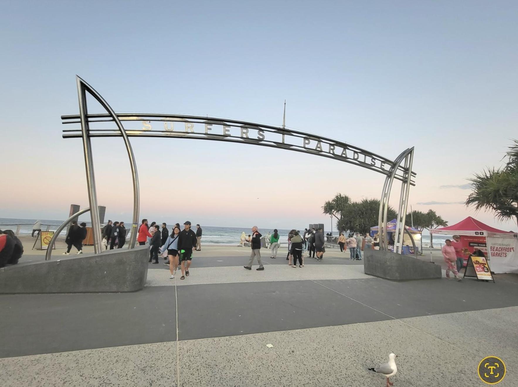 Beachside Modern In The Heart Of Surfers Paradise -free Parking Apartment Gold Coast