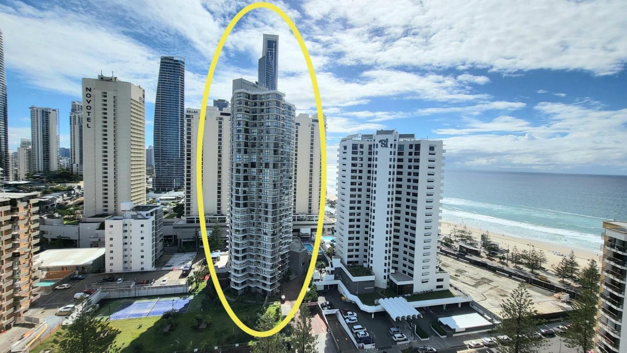 Beachside Modern In The Heart Of Surfers Paradise -free Parking *