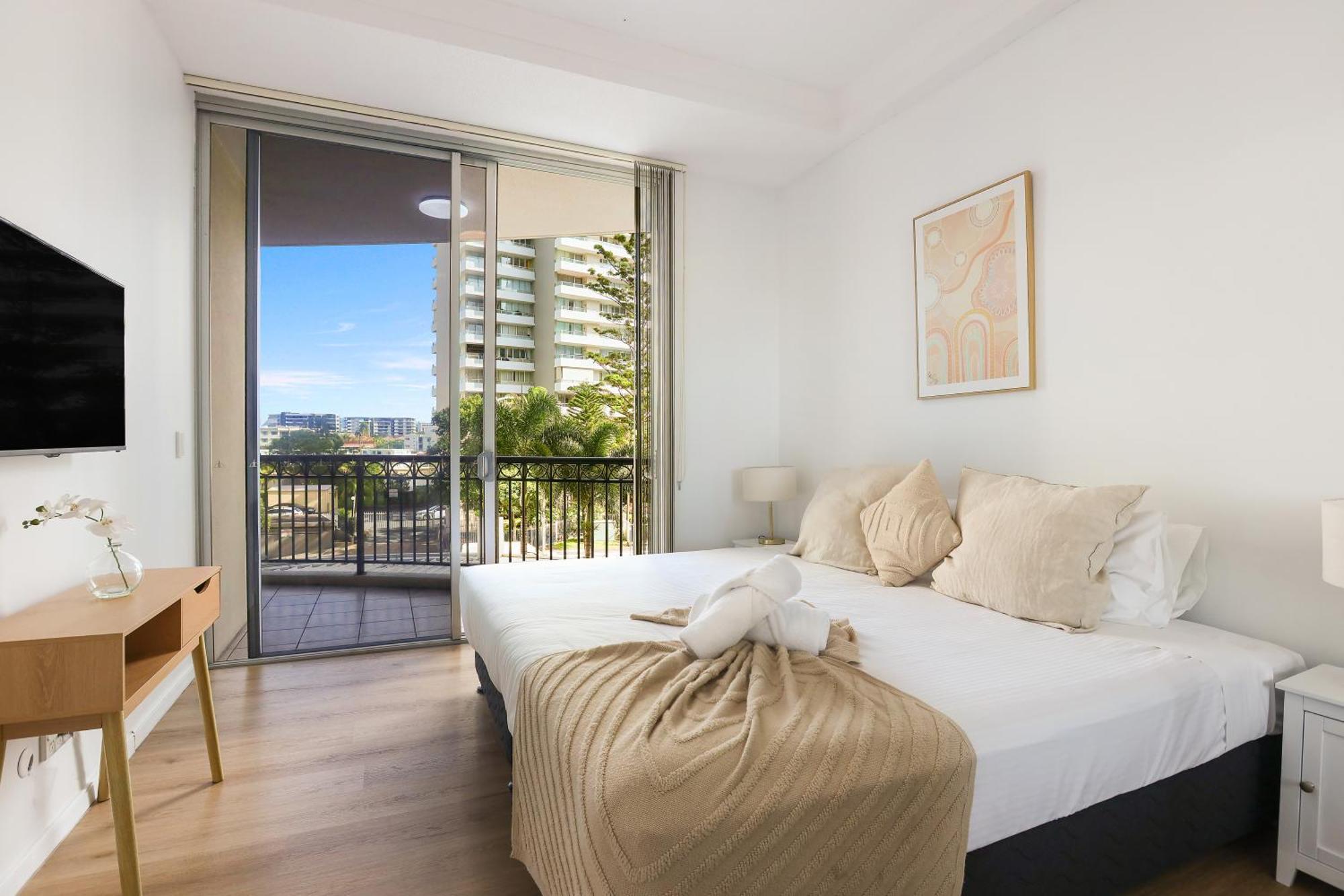 Chevron Renaissance Surfers Paradise Sleeps 10 1st Floor - Optimise Gold Coast