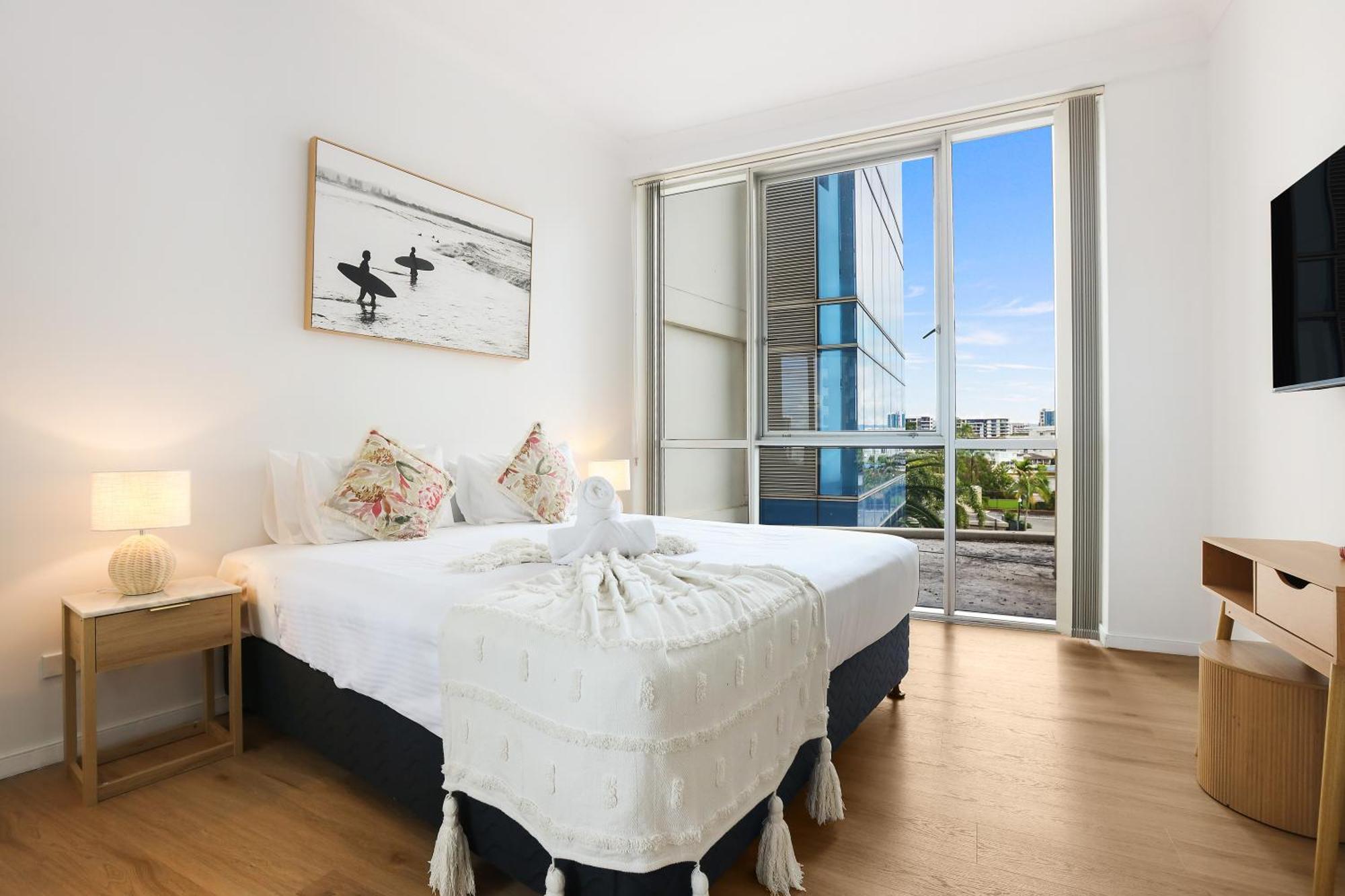 Chevron Renaissance Surfers Paradise Sleeps 10 1st Floor - Optimise Apartment