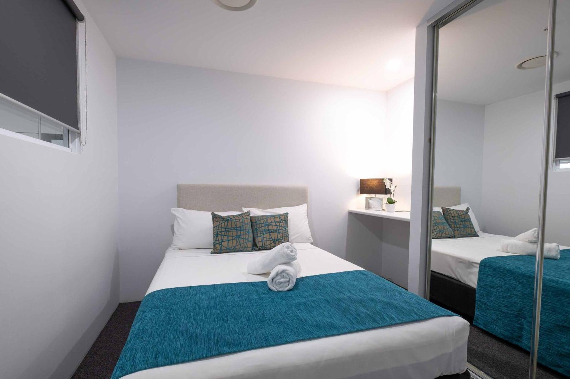 Circle On Cavill Aparthotel