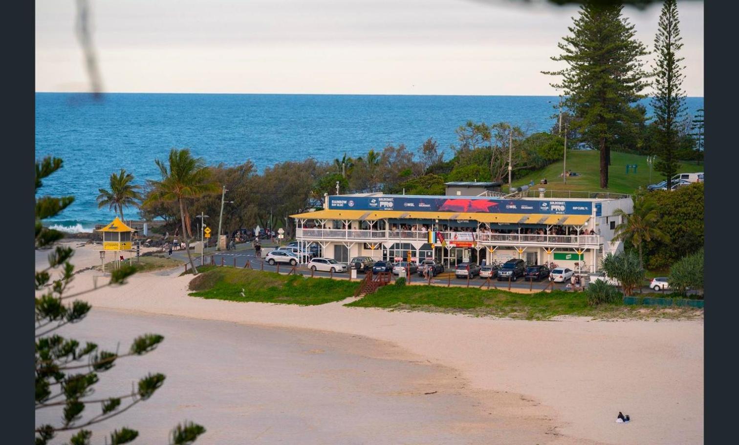 Bare Foot & Beachy On Binya! Pet Friendly House