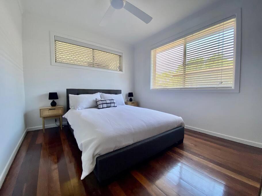 Bare Foot & Beachy On Binya! Pet Friendly House Holiday home Gold Coast