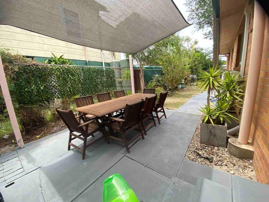 Bare Foot & Beachy On Binya! Pet Friendly House * Gold Coast