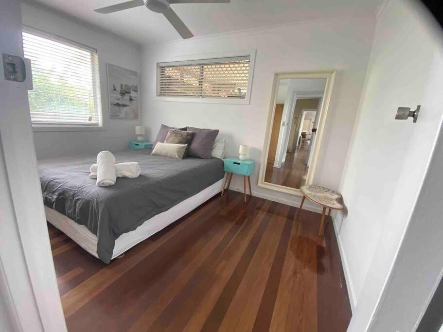 Bare Foot & Beachy On Binya! Pet Friendly House