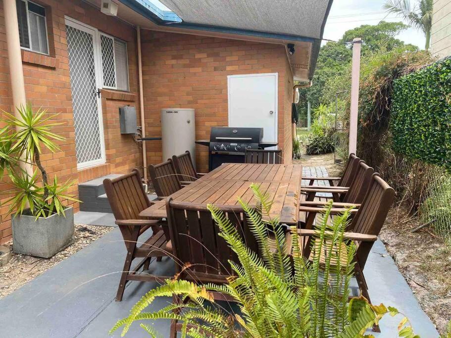 Bare Foot & Beachy On Binya! Pet Friendly House Holiday home *