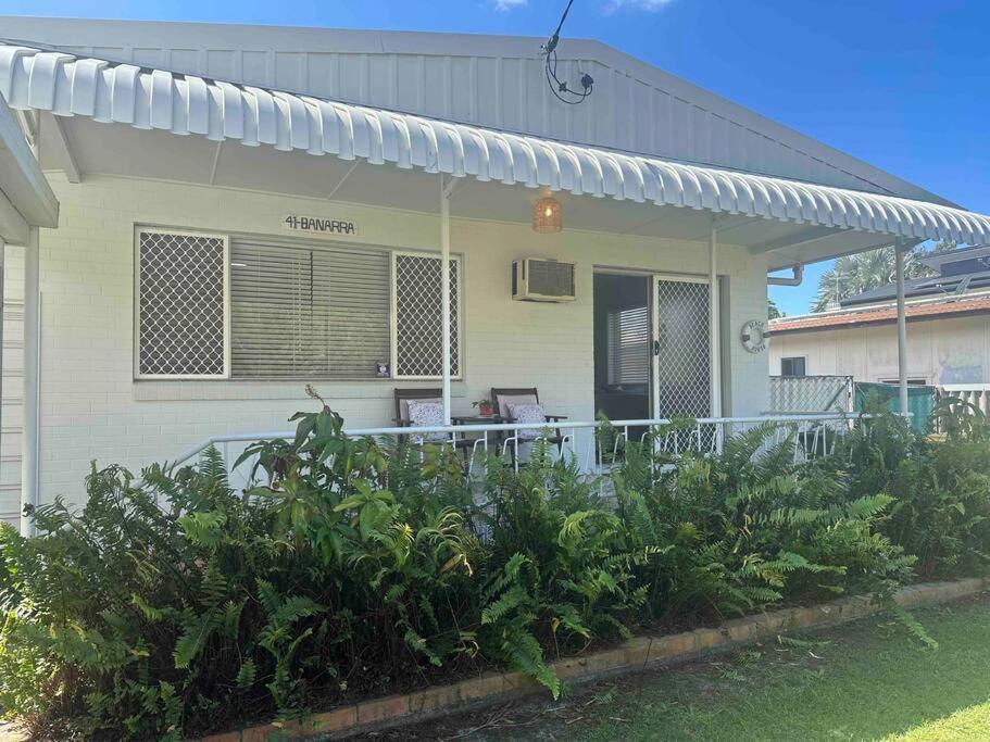 Bare Foot & Beachy On Binya! Pet Friendly House *
