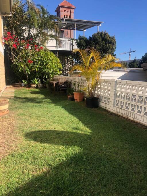 Pet Friendly & Super Retro Pad!