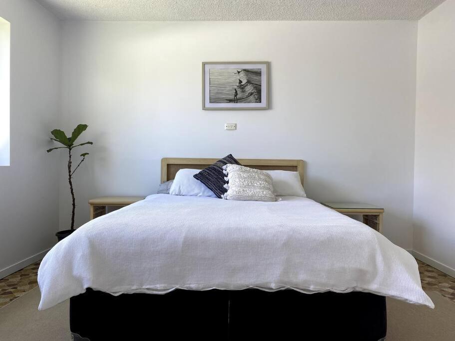 Pet Friendly & Super Retro Pad! Holiday home Gold Coast