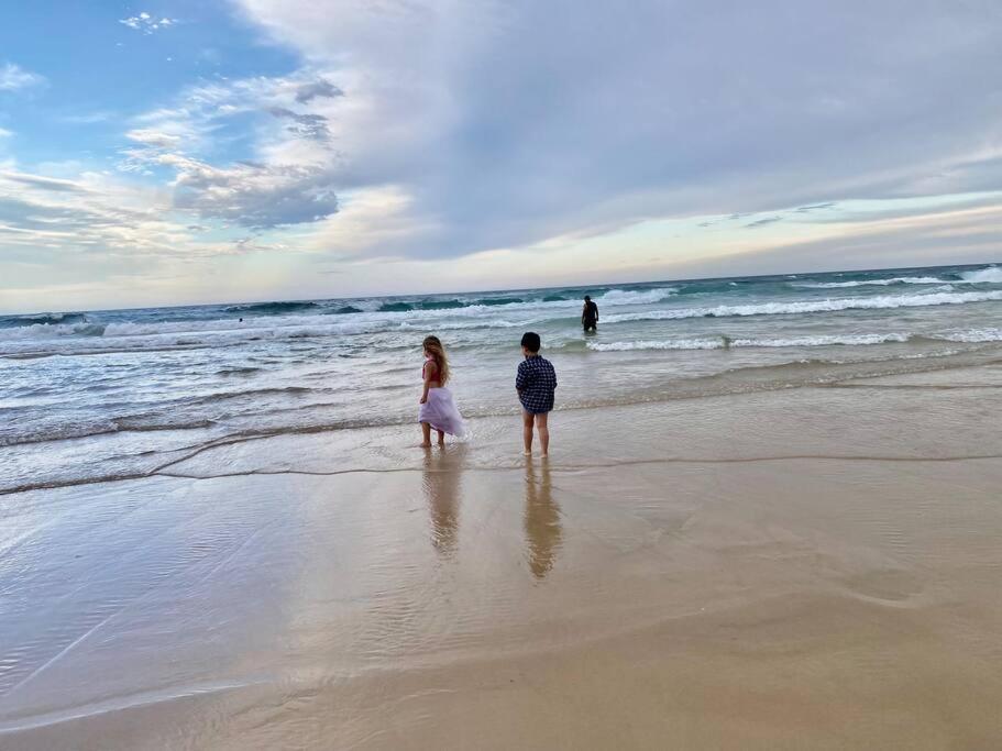 Burleigh Retreat Near Beach, Free Wi-fi