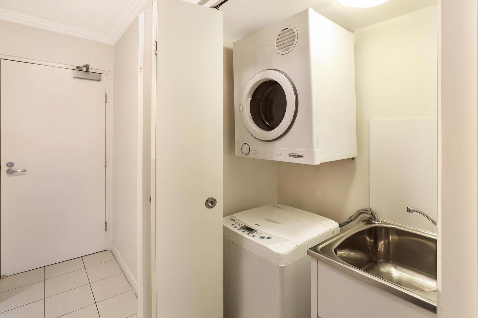 Aparthotel Aqualine On The Broadwater 4*