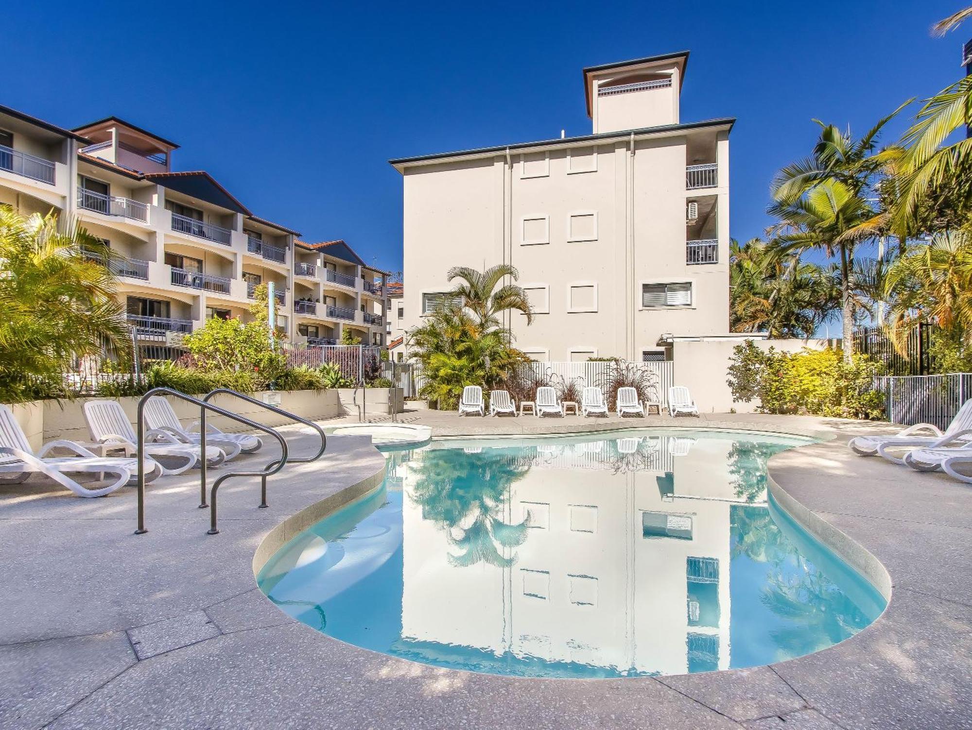 Bella Mare Coolangatta Beachside 4*