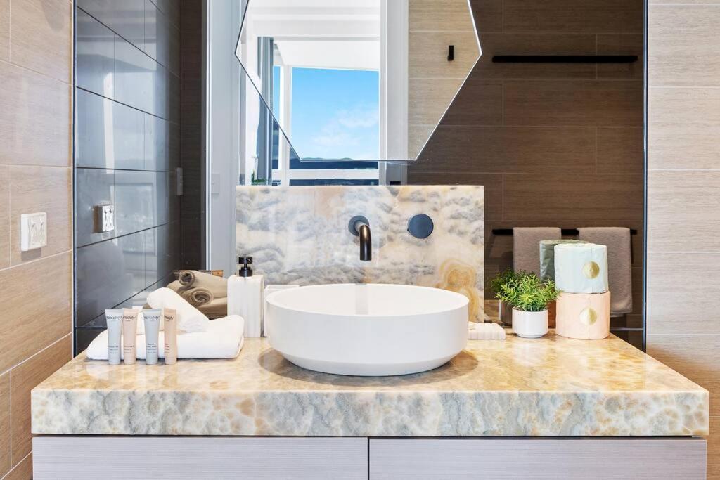 Beachfront Luxe 2bedroom With Sunset River Views *