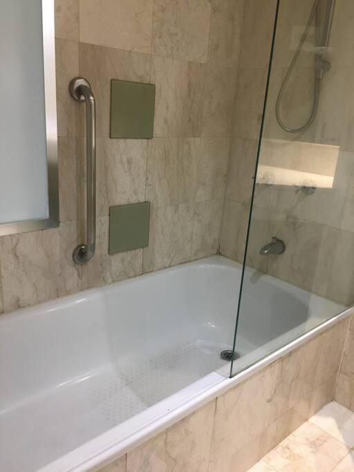 Surfers Paradise Unit
