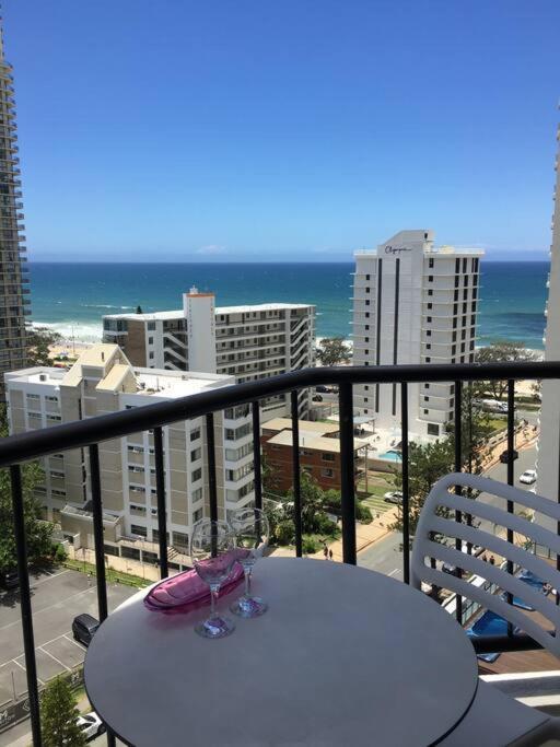 Surfers Paradise Unit