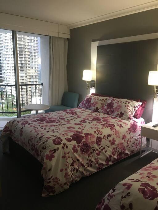 Surfers Paradise Unit Apartment