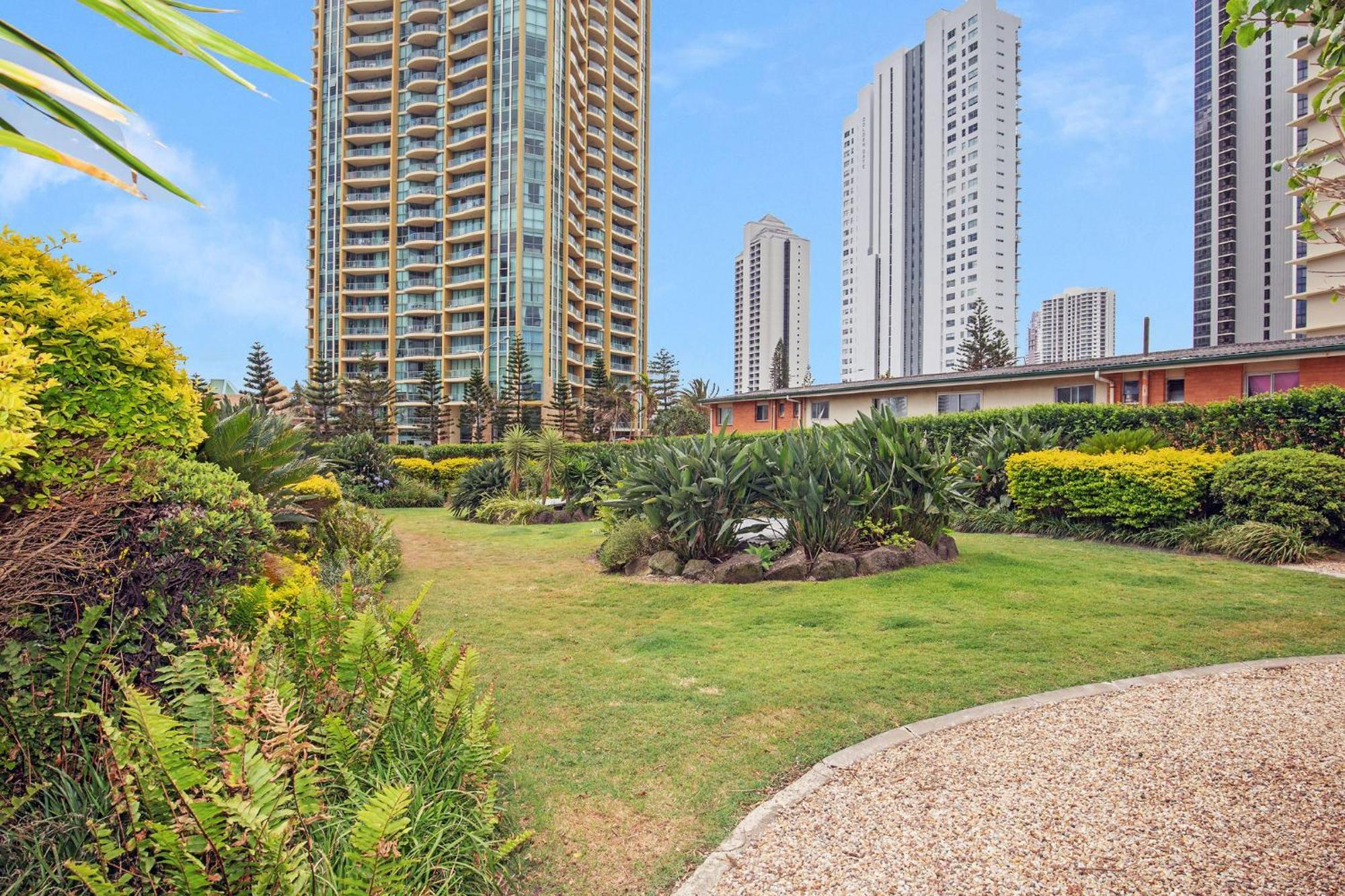 Pacific Plaza Aparthotel