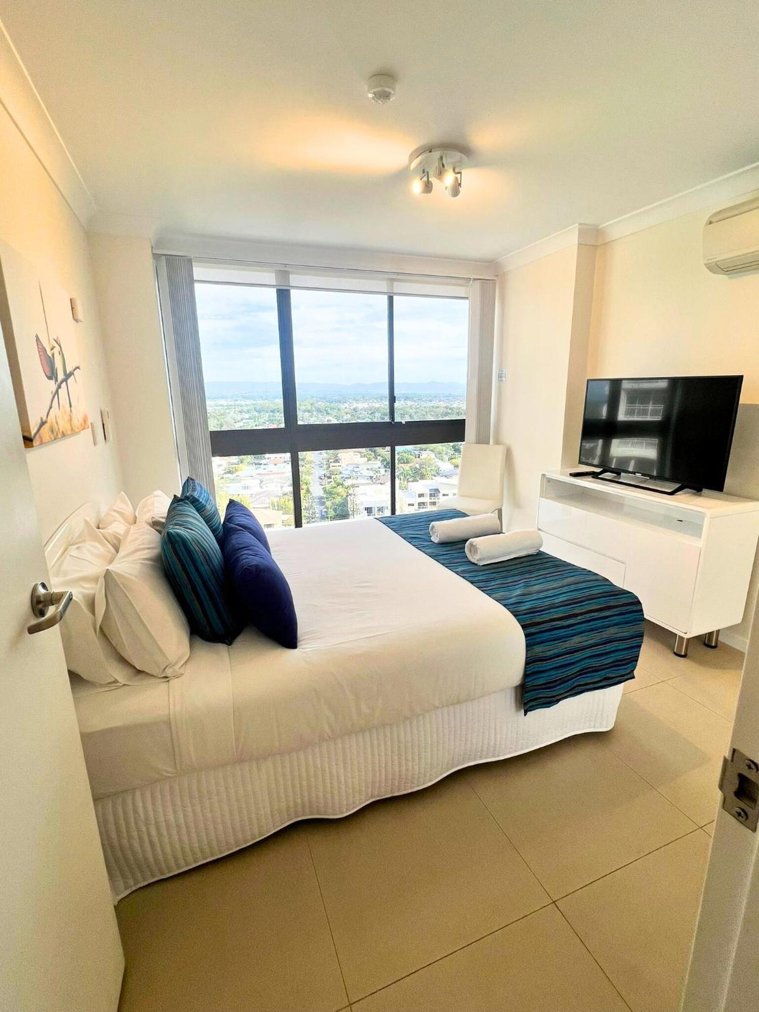 Broadwater Shores Waterfront 3* Gold Coast