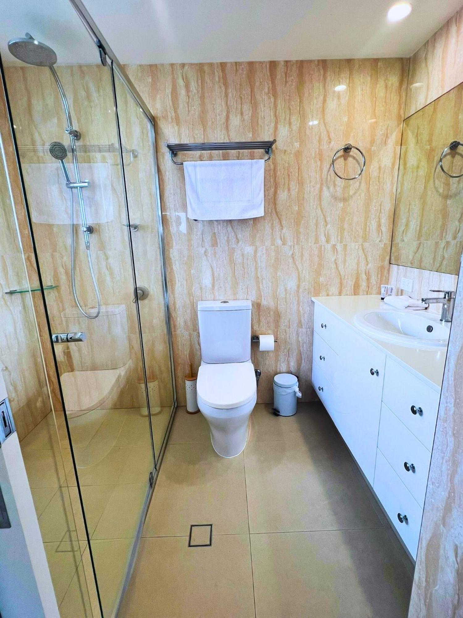 Broadwater Shores Waterfront 3* Gold Coast