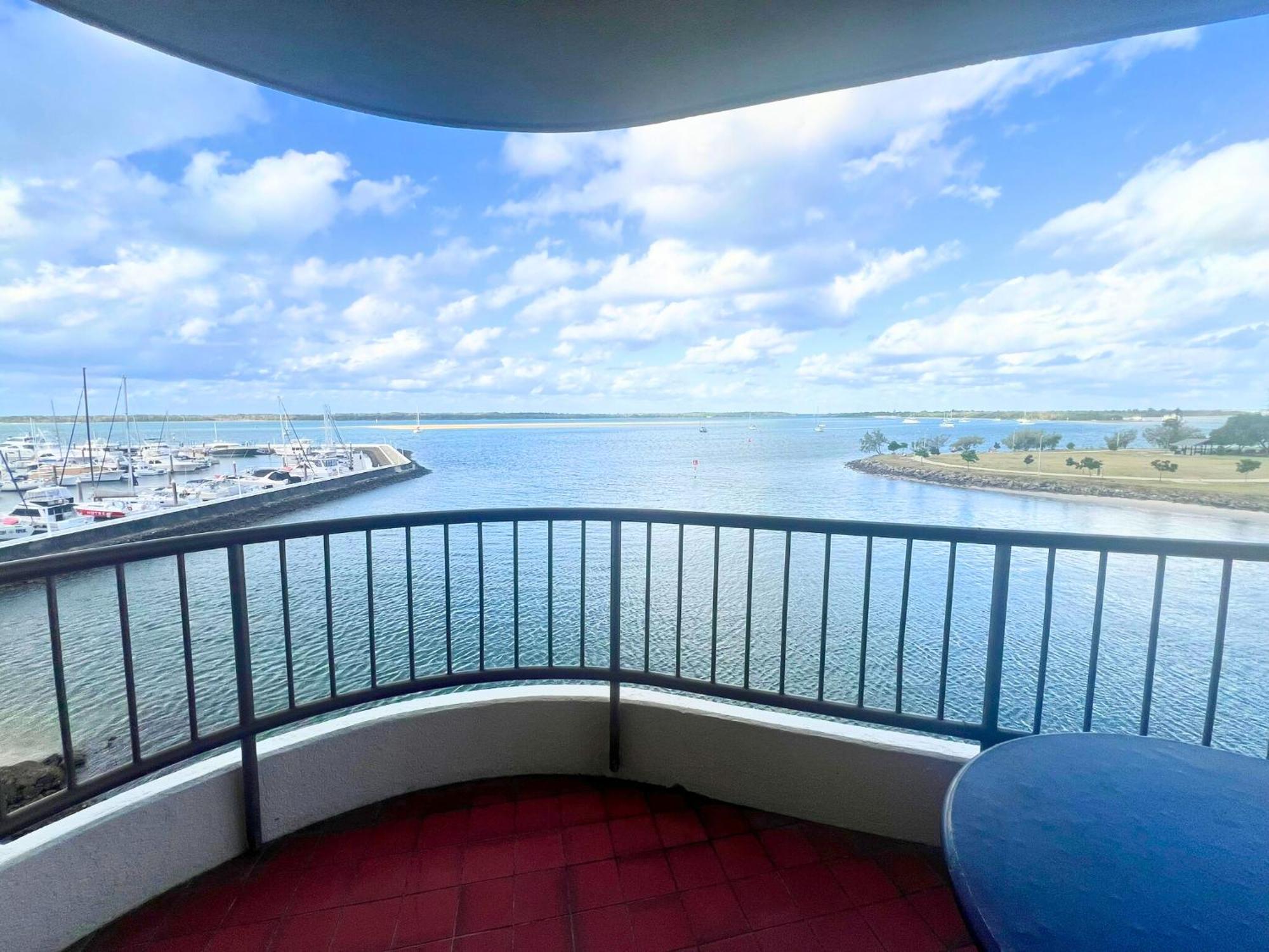 Broadwater Shores Waterfront Aparthotel Gold Coast