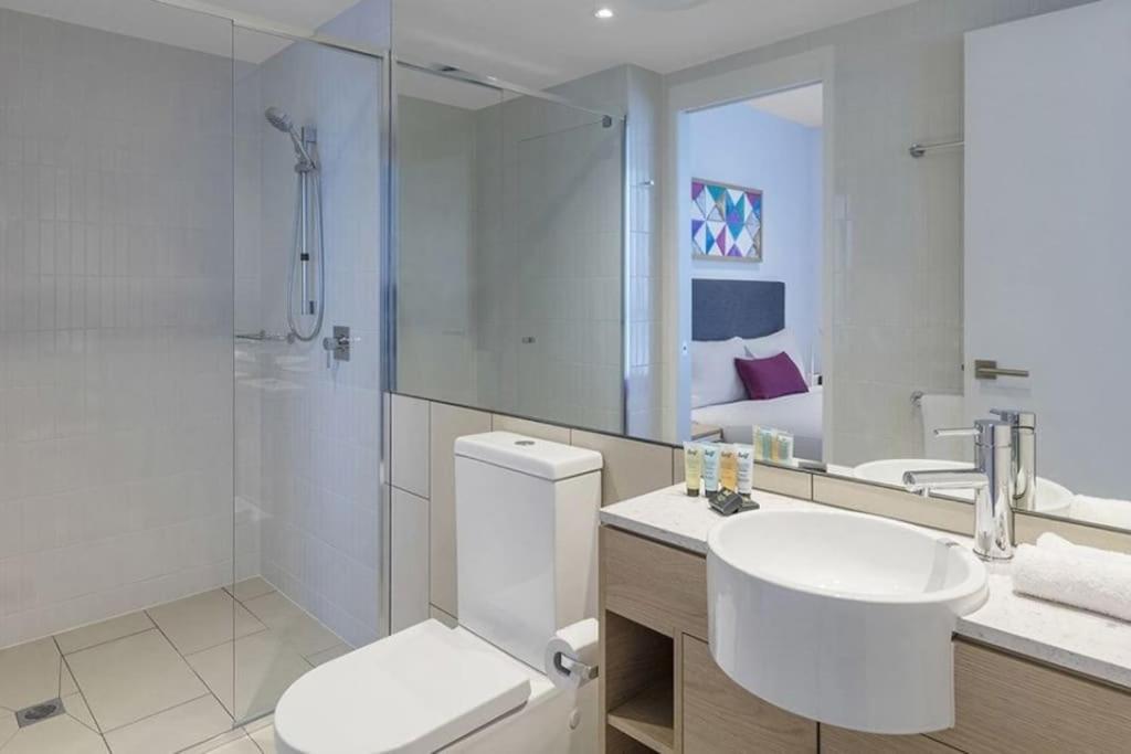 2-br River View Apartment Gold Coast