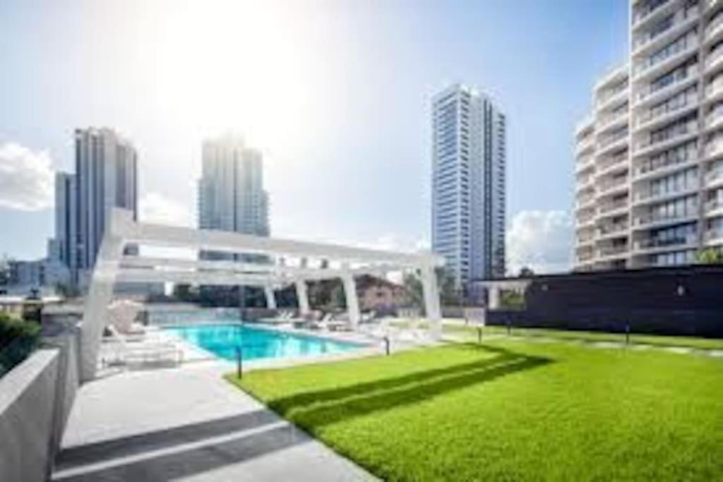 2-br River View *