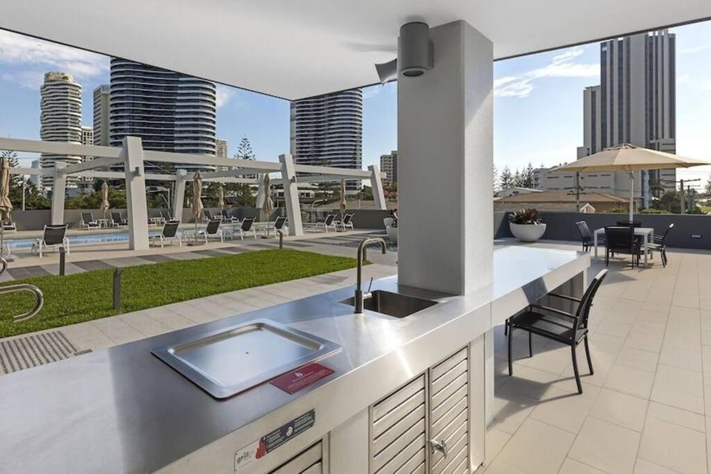 2-br River View Apartment Gold Coast