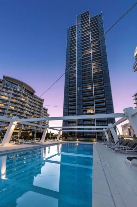 2-br River View Apartment Gold Coast