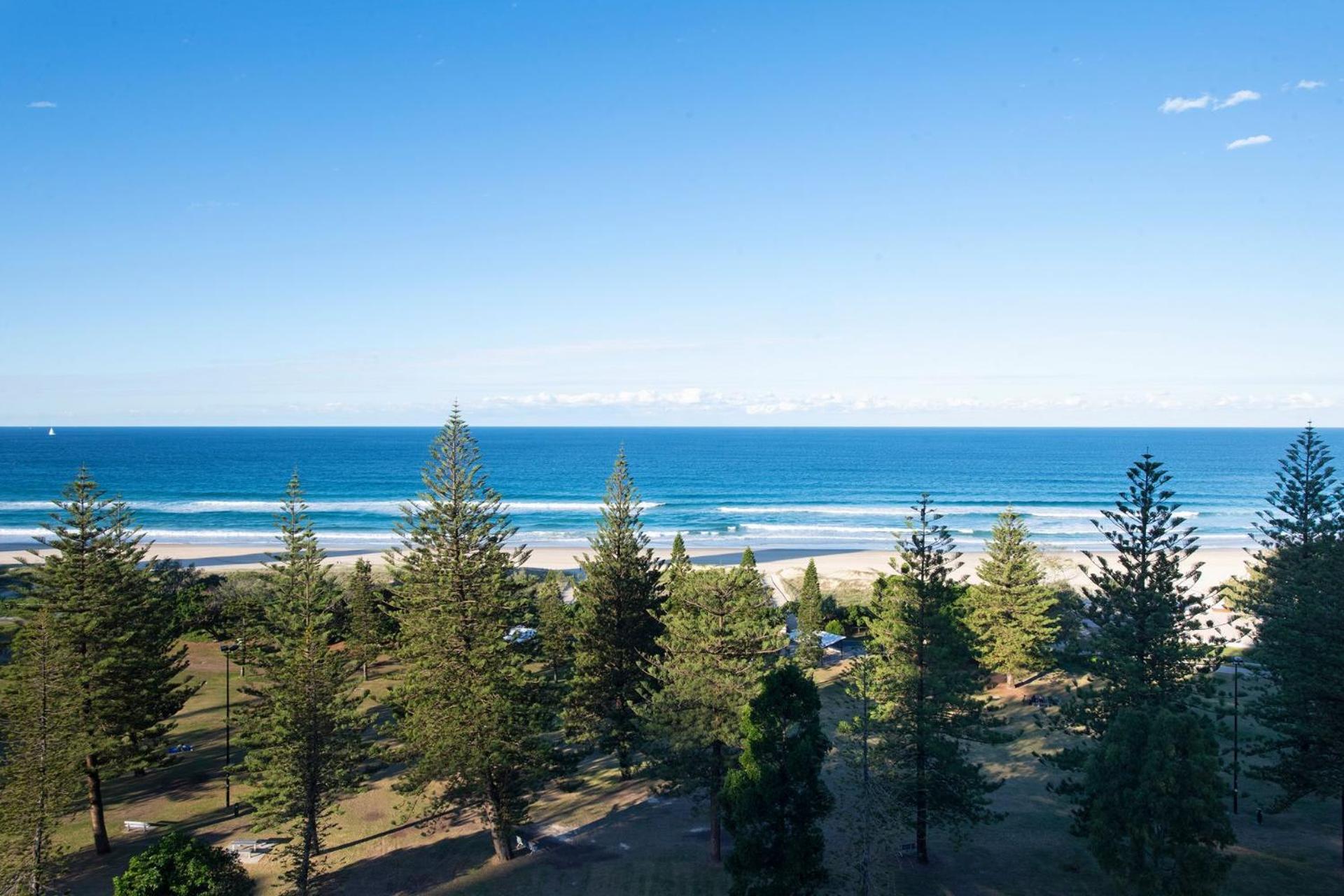 Apartment Beachfront Two Bedroom Broadbeach - Coasthm *