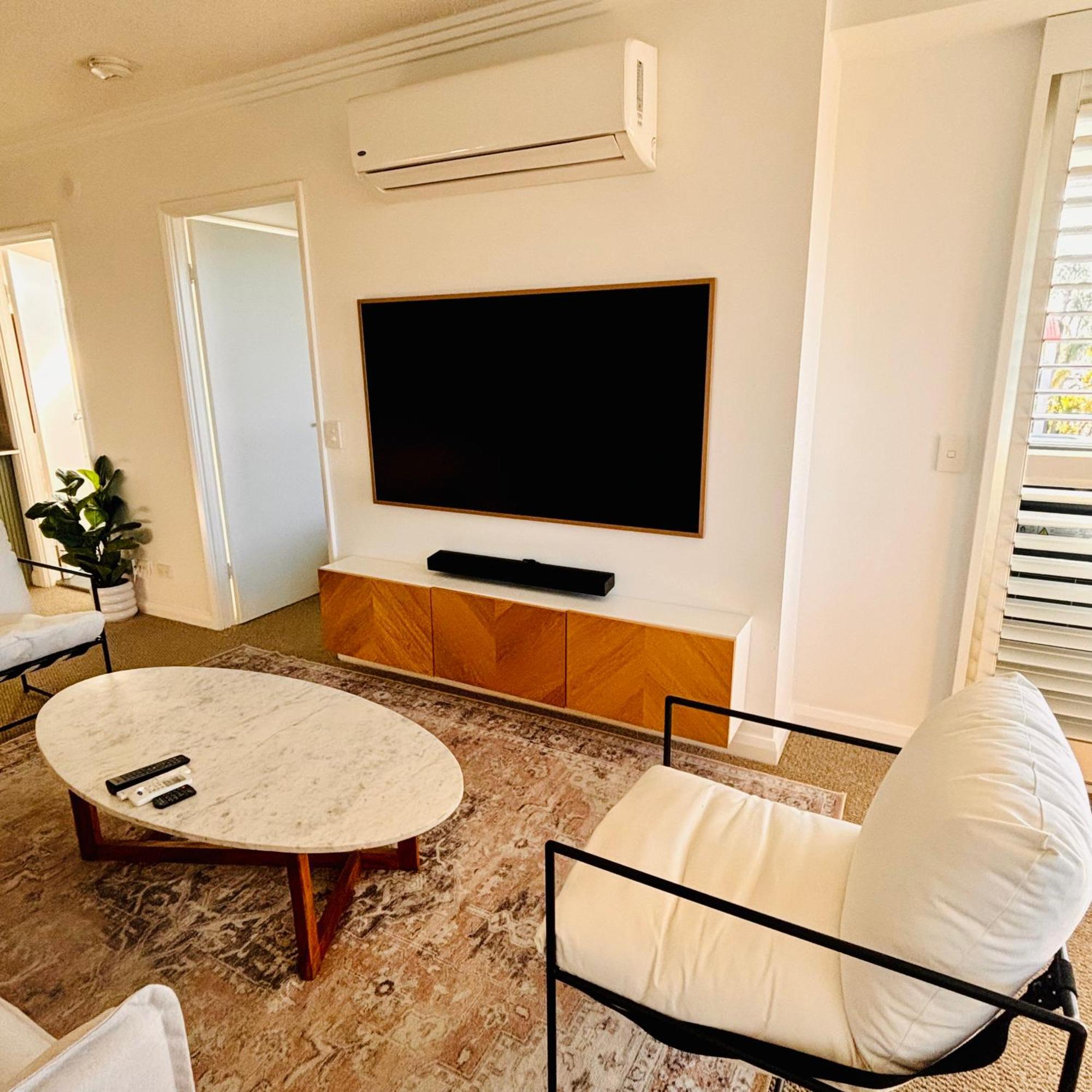 Aqualine On The Broadwater Aparthotel 4*
