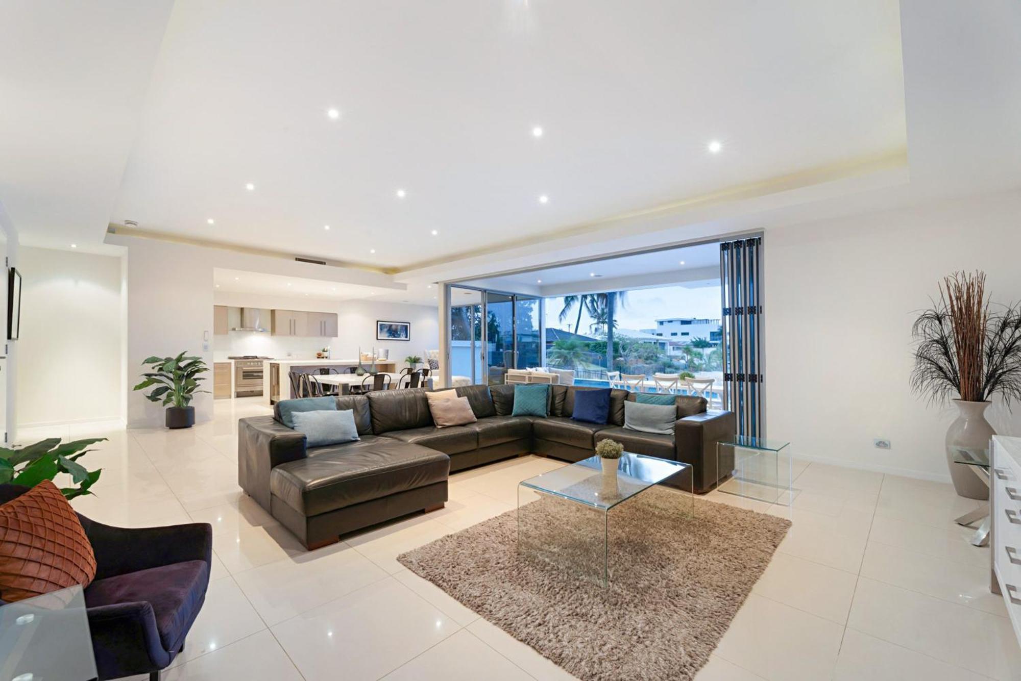 Opulence On Broadbeach Holiday home *