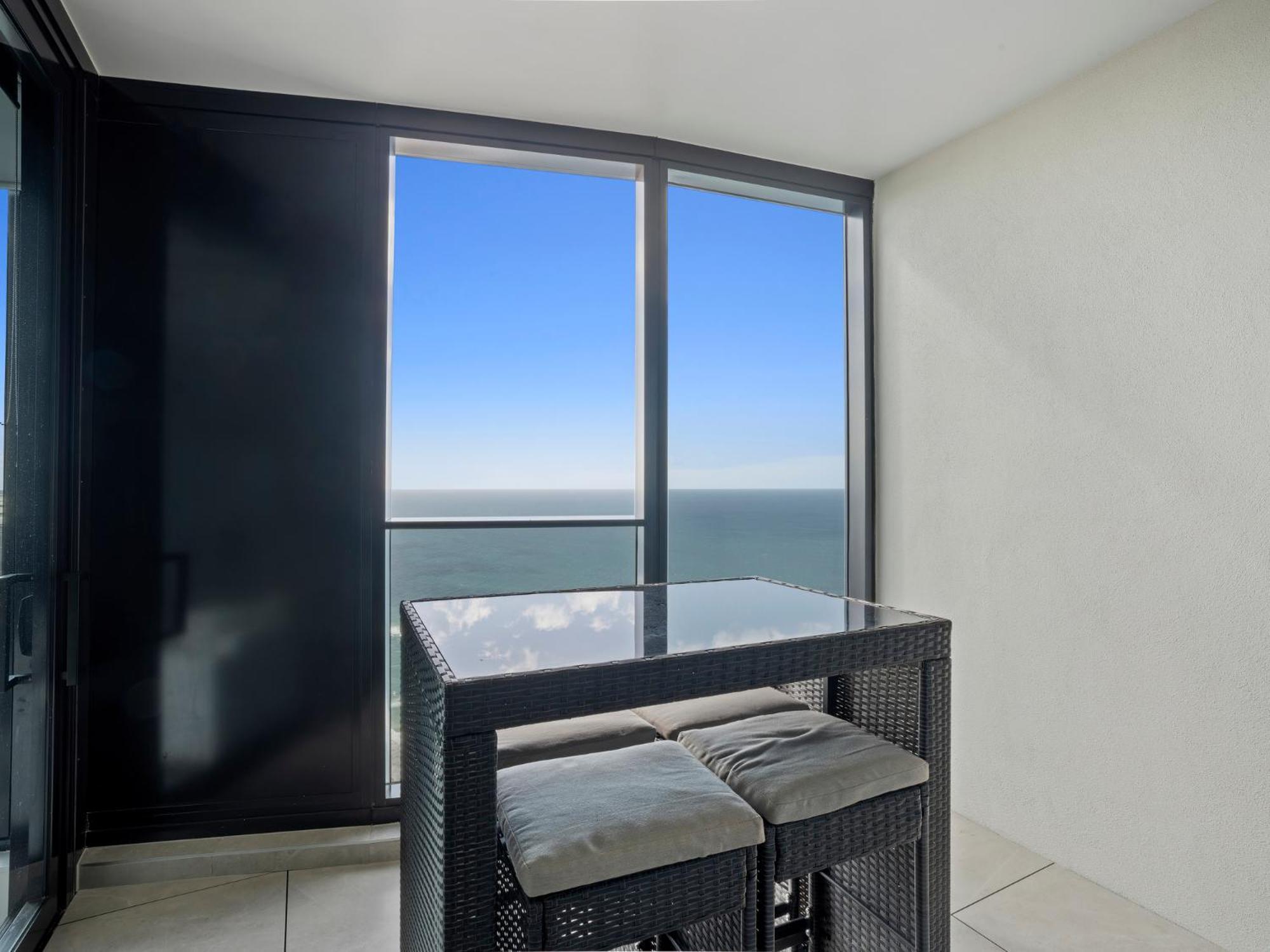Surfers Paradise New Beachfront * Gold Coast