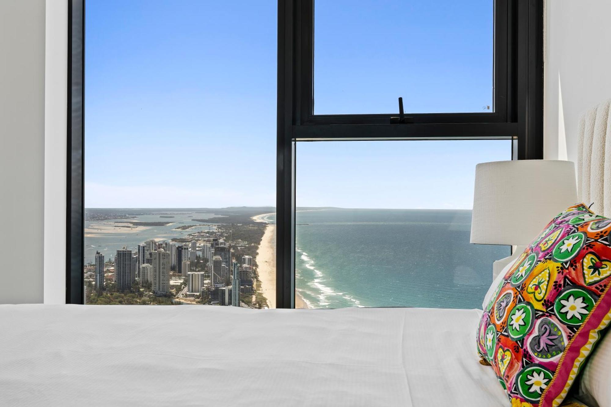 Apartment Surfers Paradise New Beachfront Gold Coast
