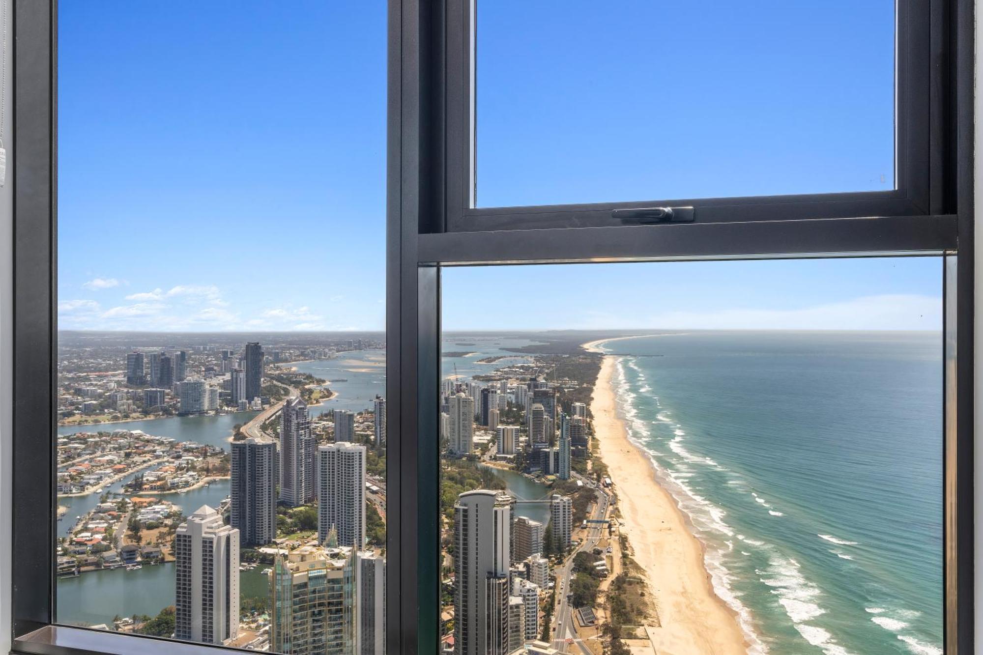 Apartment Surfers Paradise New Beachfront Gold Coast