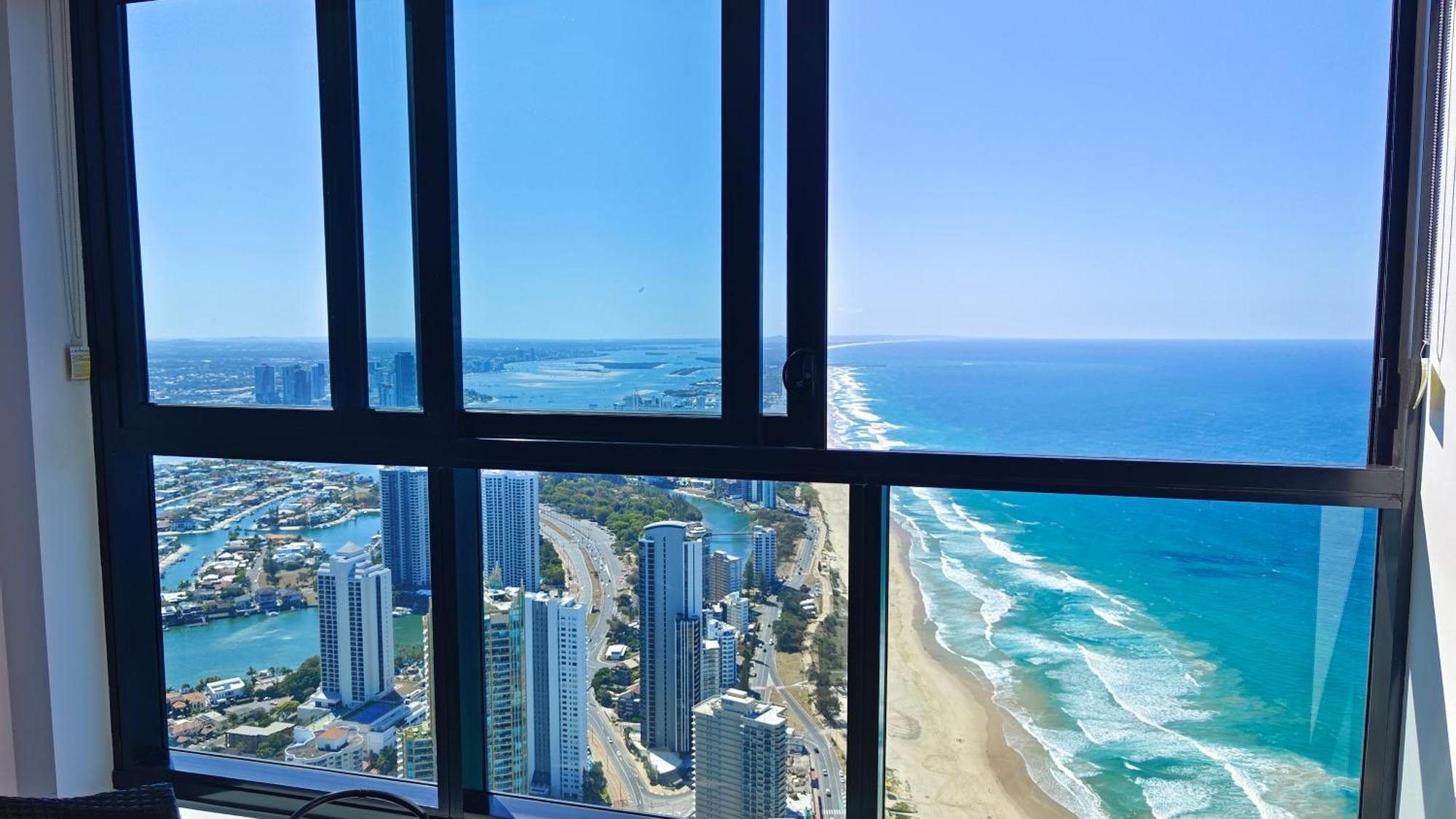Surfers Paradise New Beachfront * Gold Coast