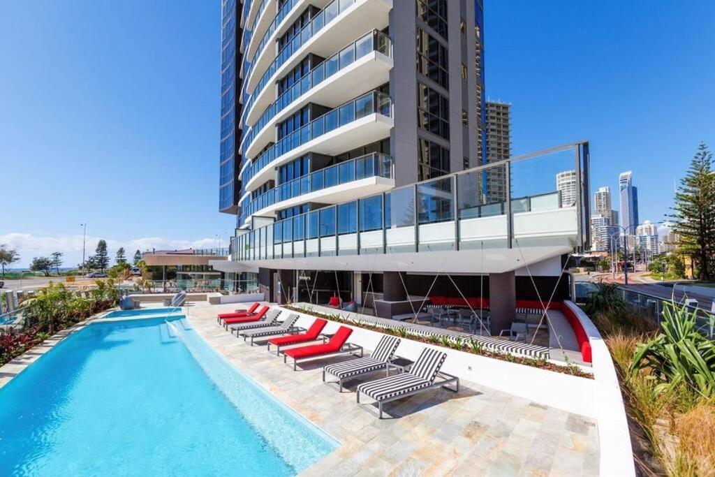 Amazing Ocean View In Surfers Paradise