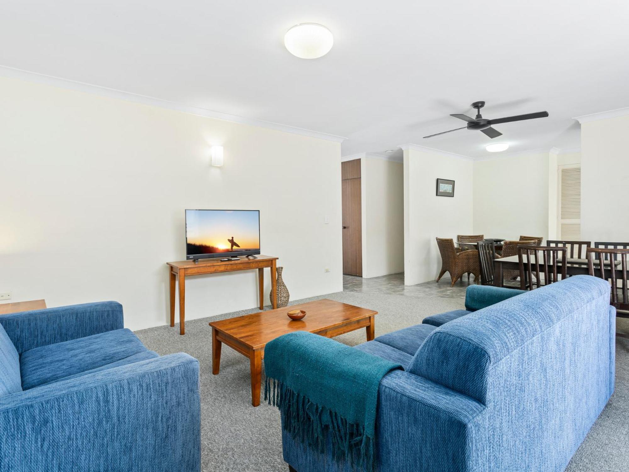Steps From The Beach! Southkey Miami Apartment
