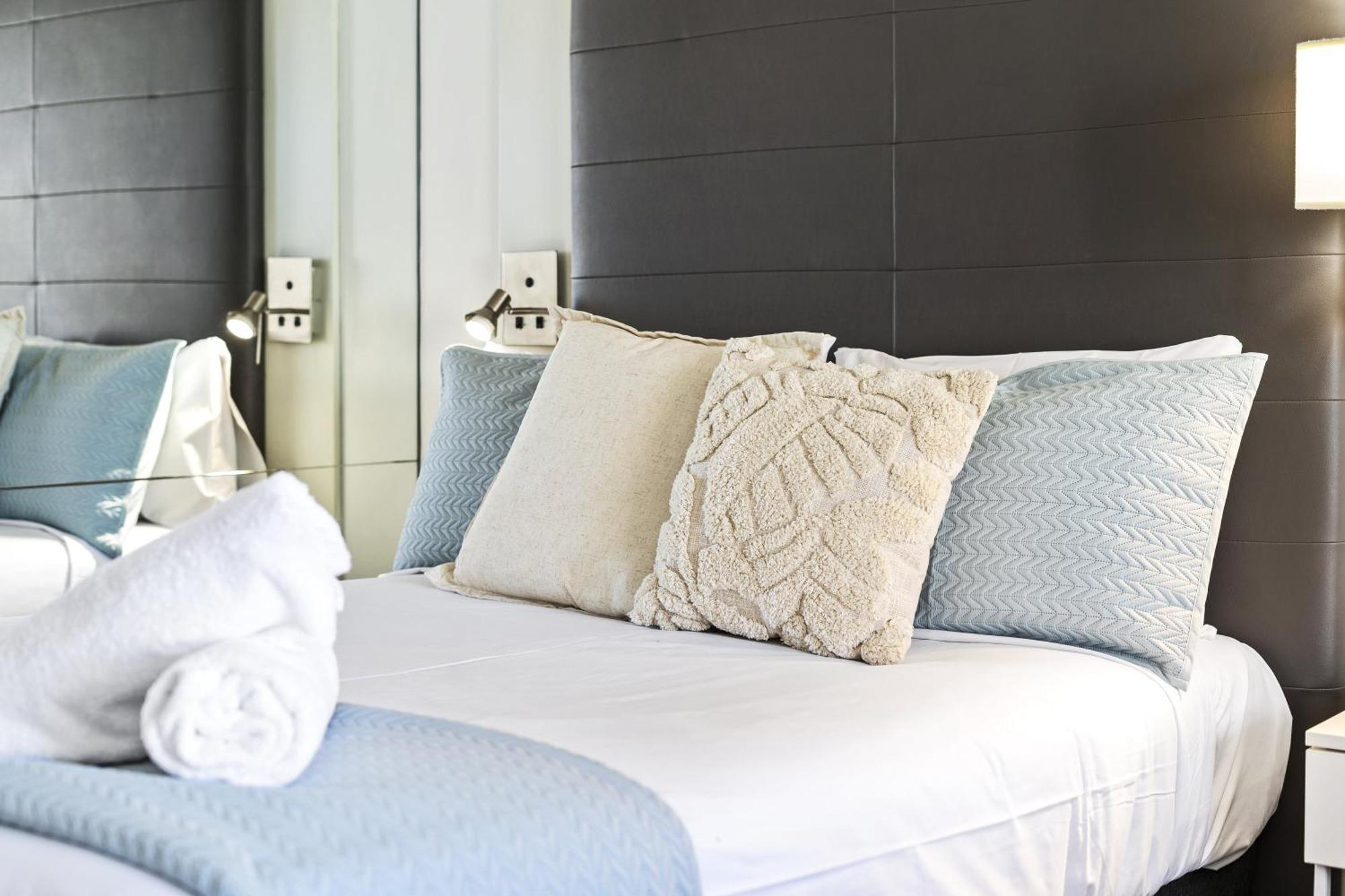Modern Twin Units In Surfers Paradise - Q Apartment *