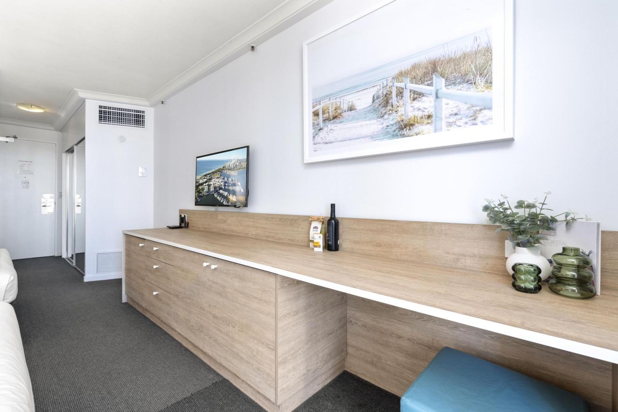Modern Twin Units In Surfers Paradise - Q Apartment Gold Coast