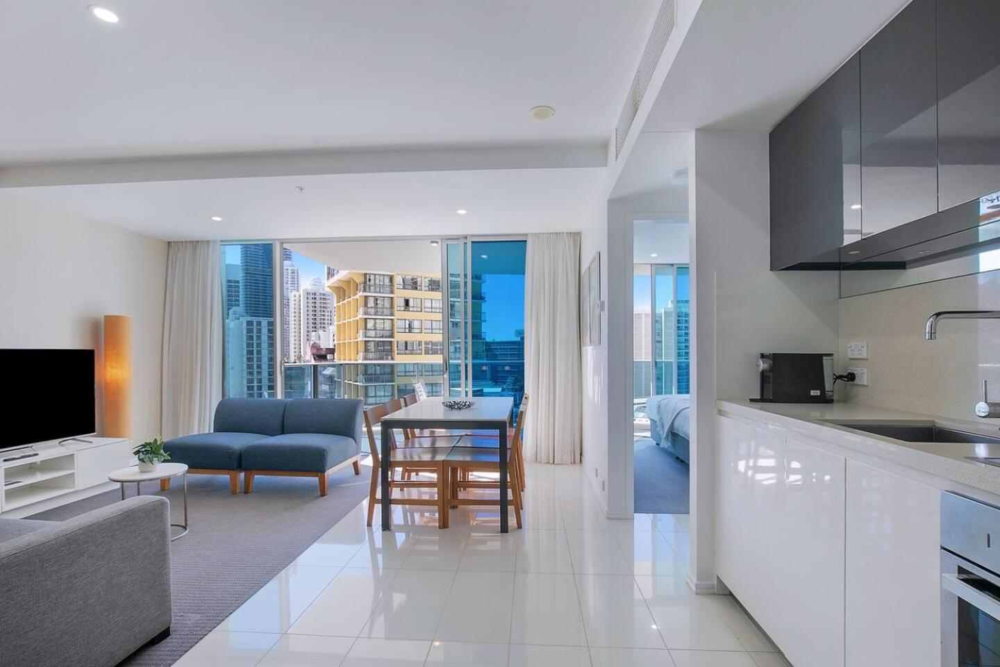 Apartment Meets Coast - Modern Haven By The