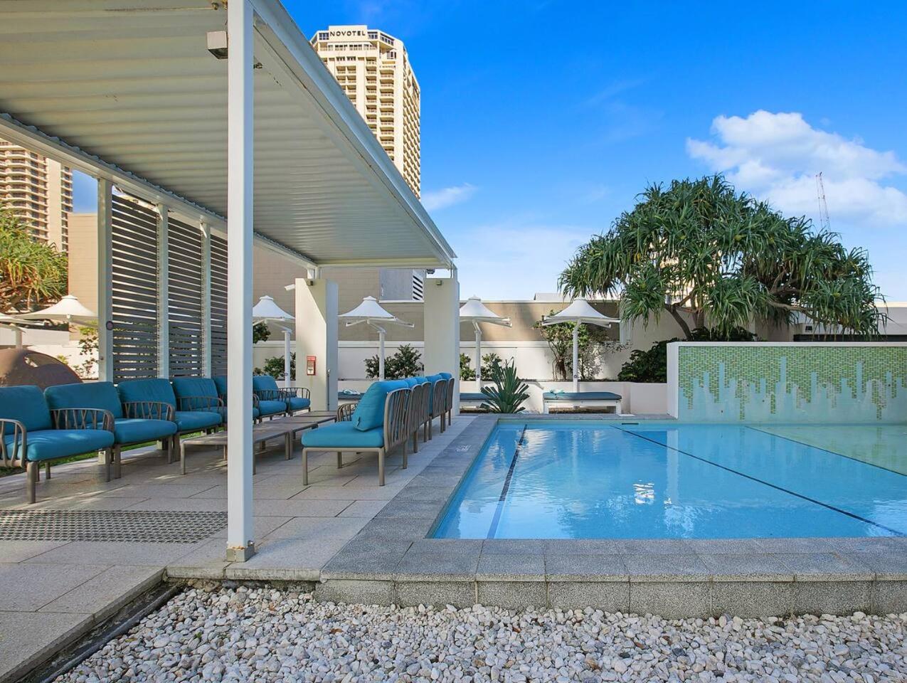 Apartment Meets Coast - Modern Haven By The Gold Coast