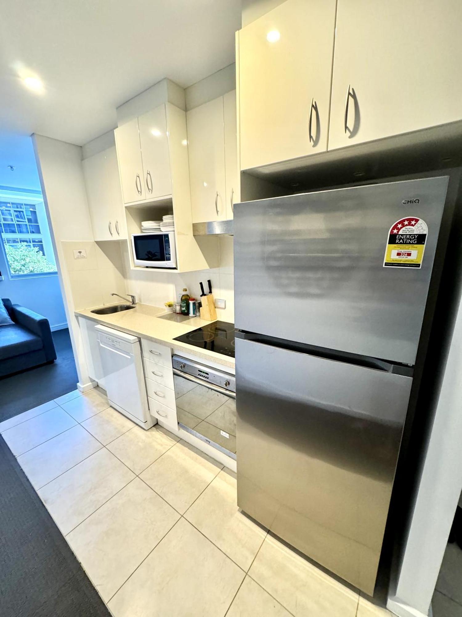 Modern 2 Bedroom Apt Near Tram & Ocean Apartment Gold Coast