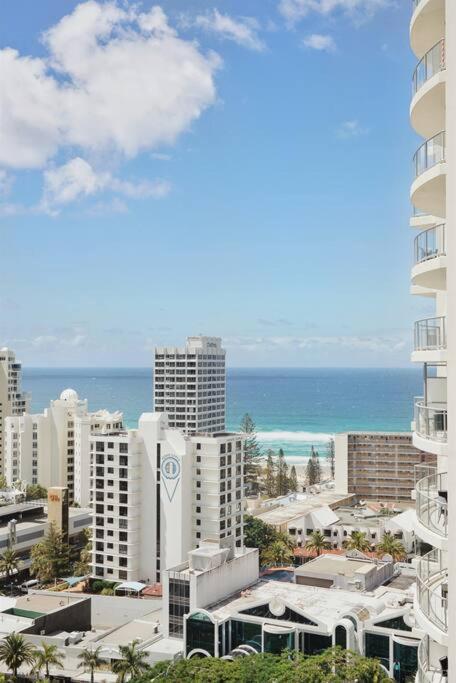 Apartment Bliss At The Towers - Surfers Central! *