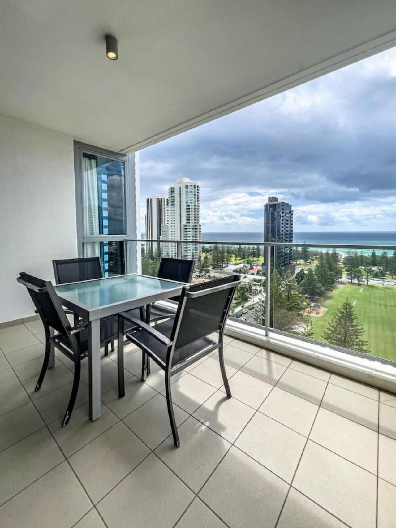 Apartment Ocean Whisper Broadbeach Gold Coast