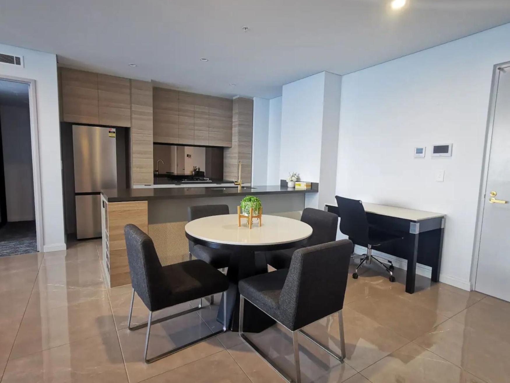 Apartment Surfers Paradise New Beachfront Gold Coast