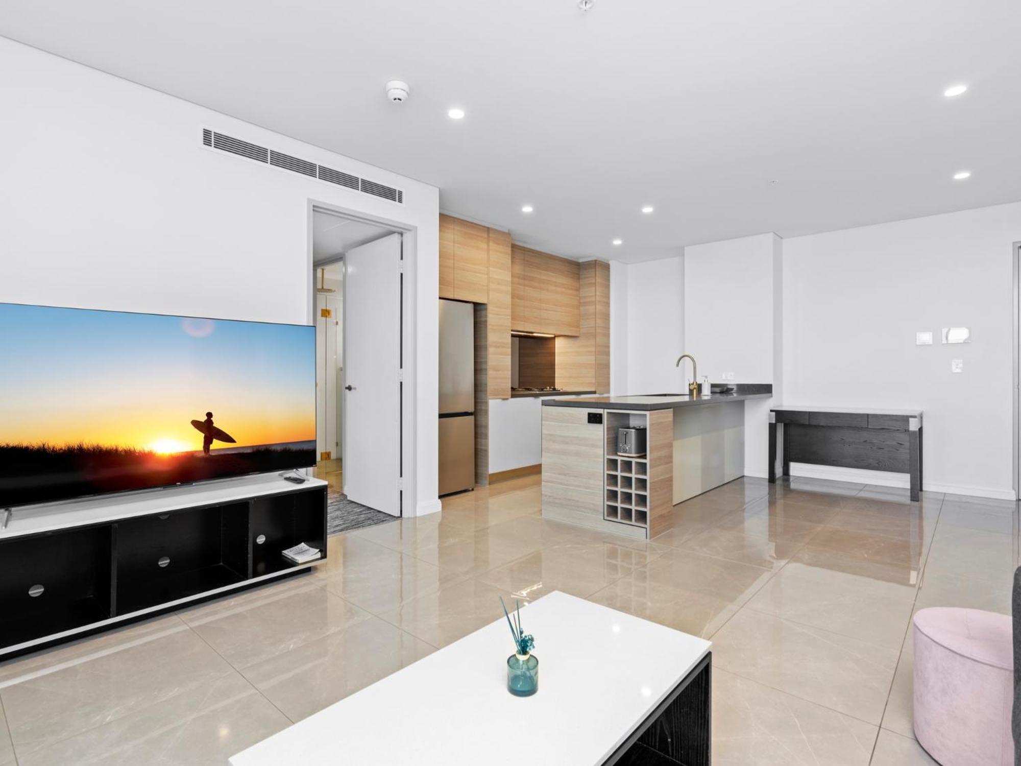 Surfers Paradise New Beachfront Apartment Gold Coast