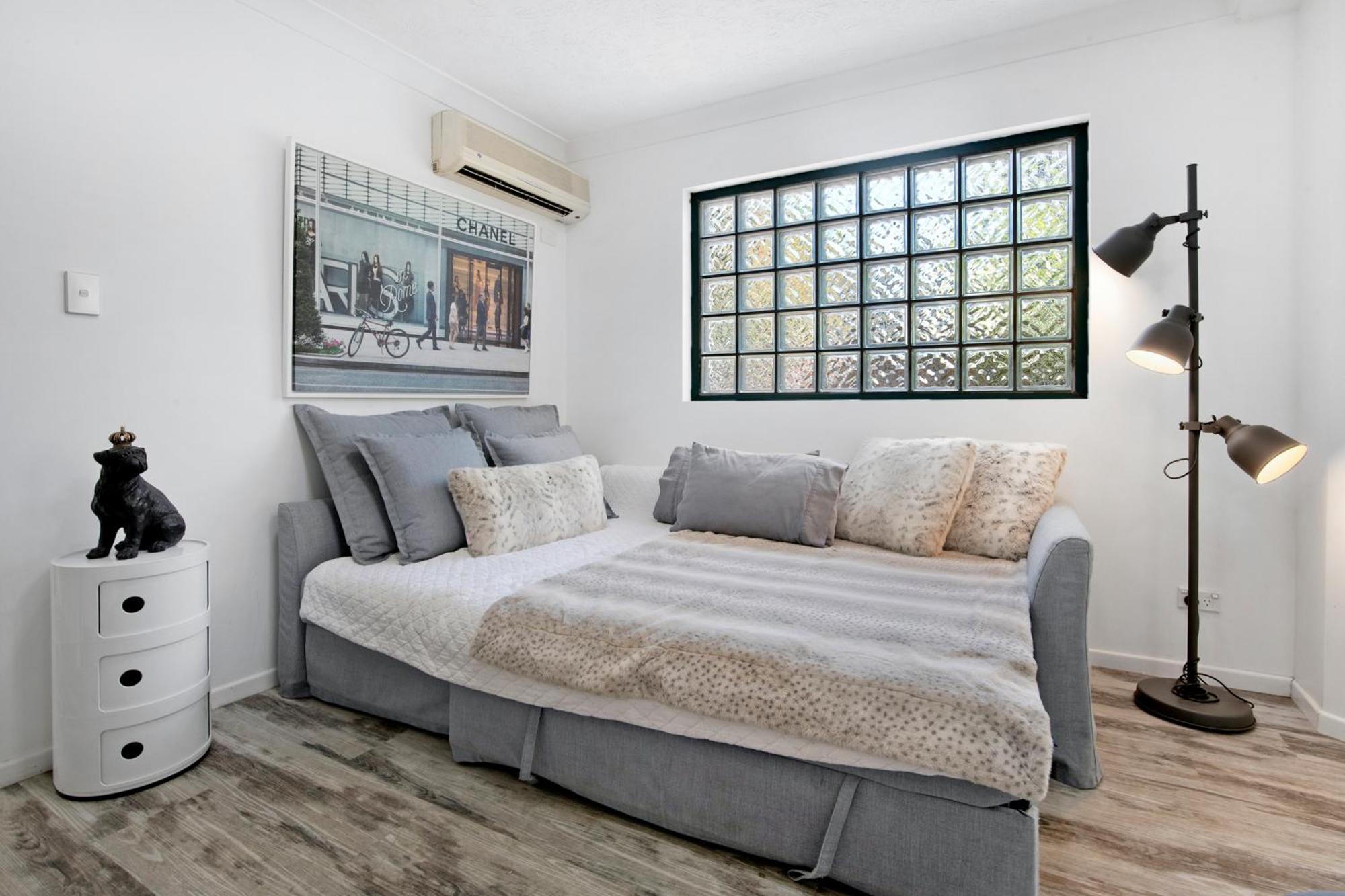 Pets Paradise - Location With Free Parking Apartment *
