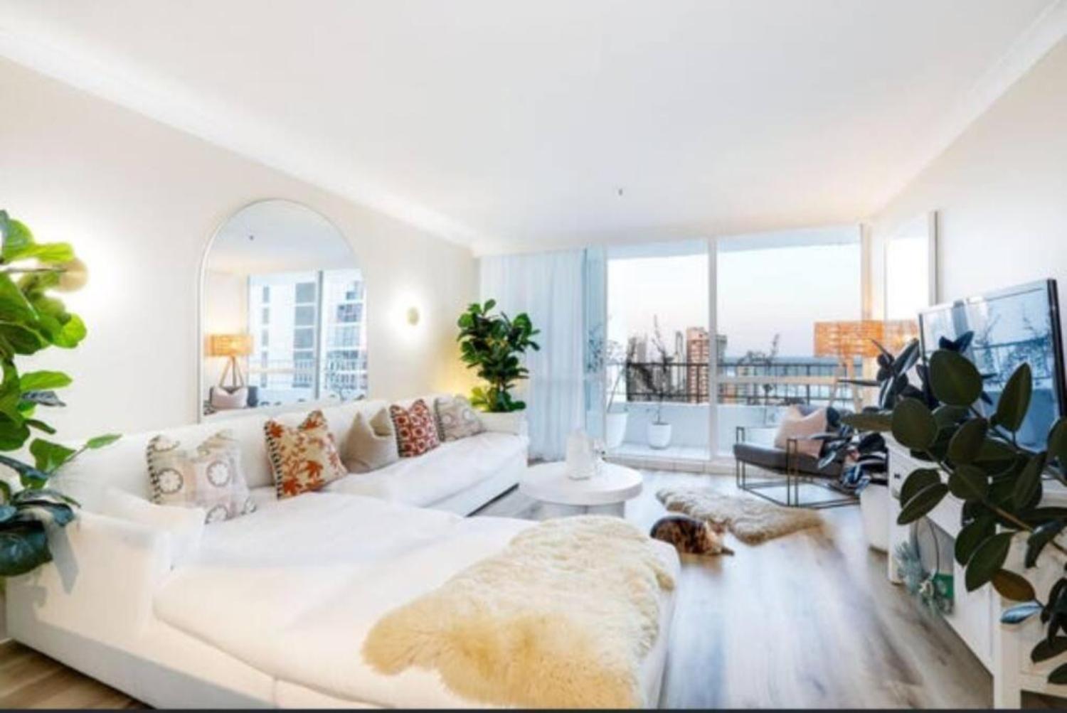 Elegant Oceanview Apartment Gold Coast