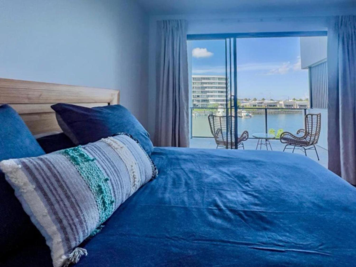 Holiday home Tranquil Waterside Elegance *