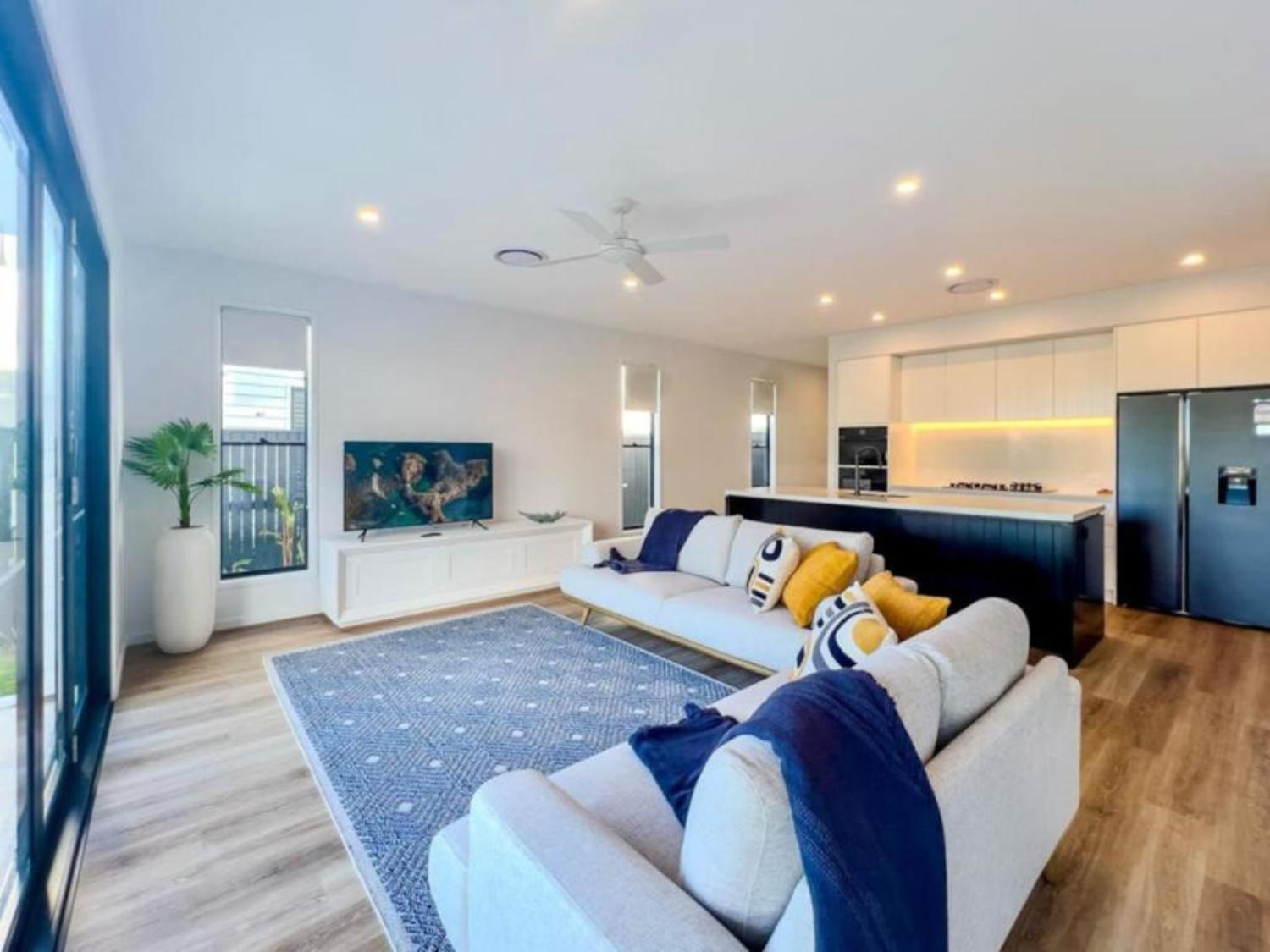 Tranquil Waterside Elegance * Gold Coast
